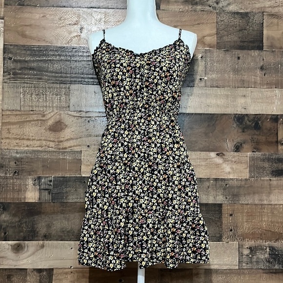 Mimi Chica Floral Dress Size Small - Picture 1 of 6